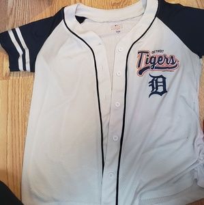 Women's dry fit button down tigers shirt
